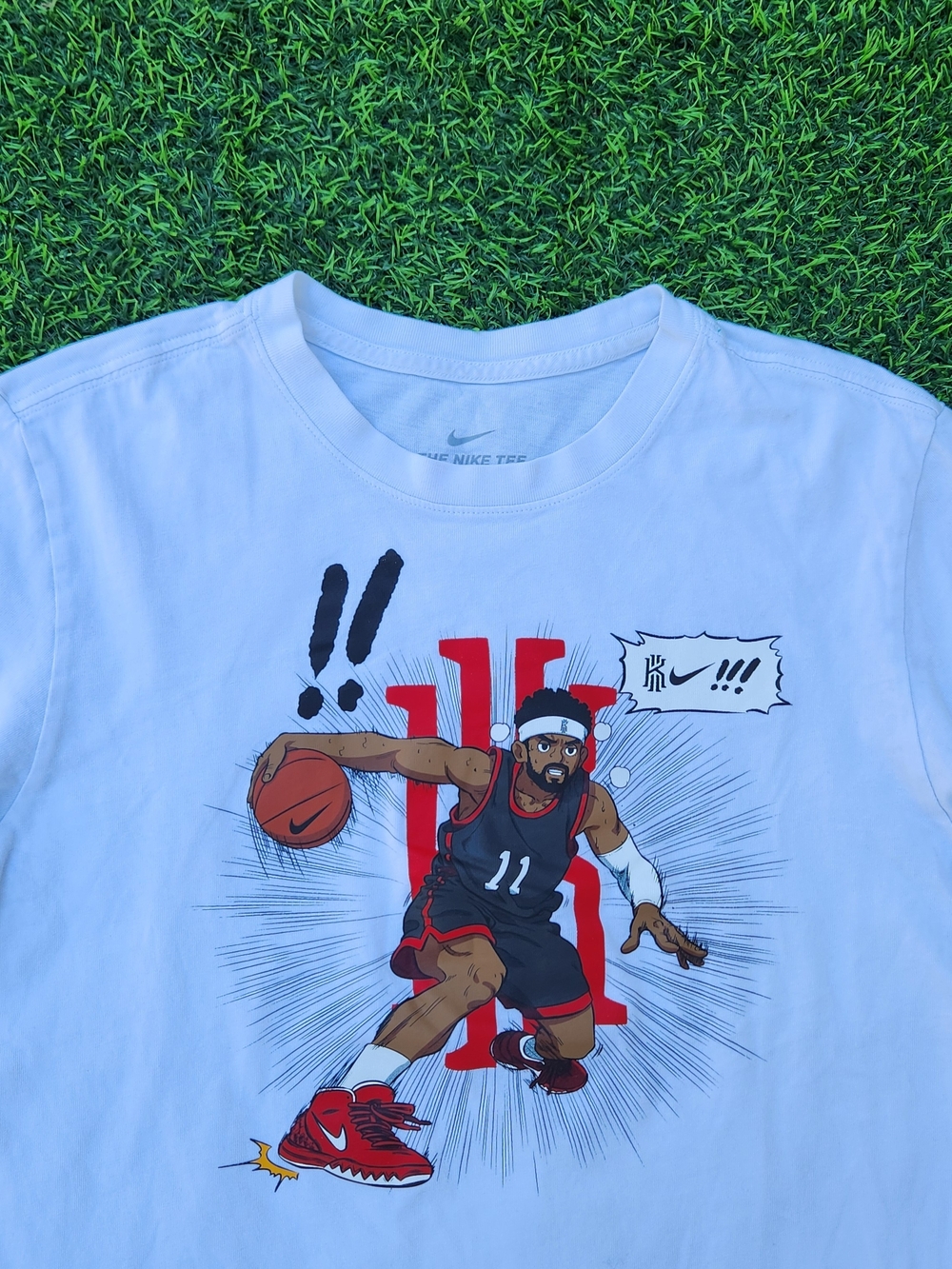 Nike Kyrie Irving Japanese Anime Manga T-Shirt DD0779 100 Men Size S graphic